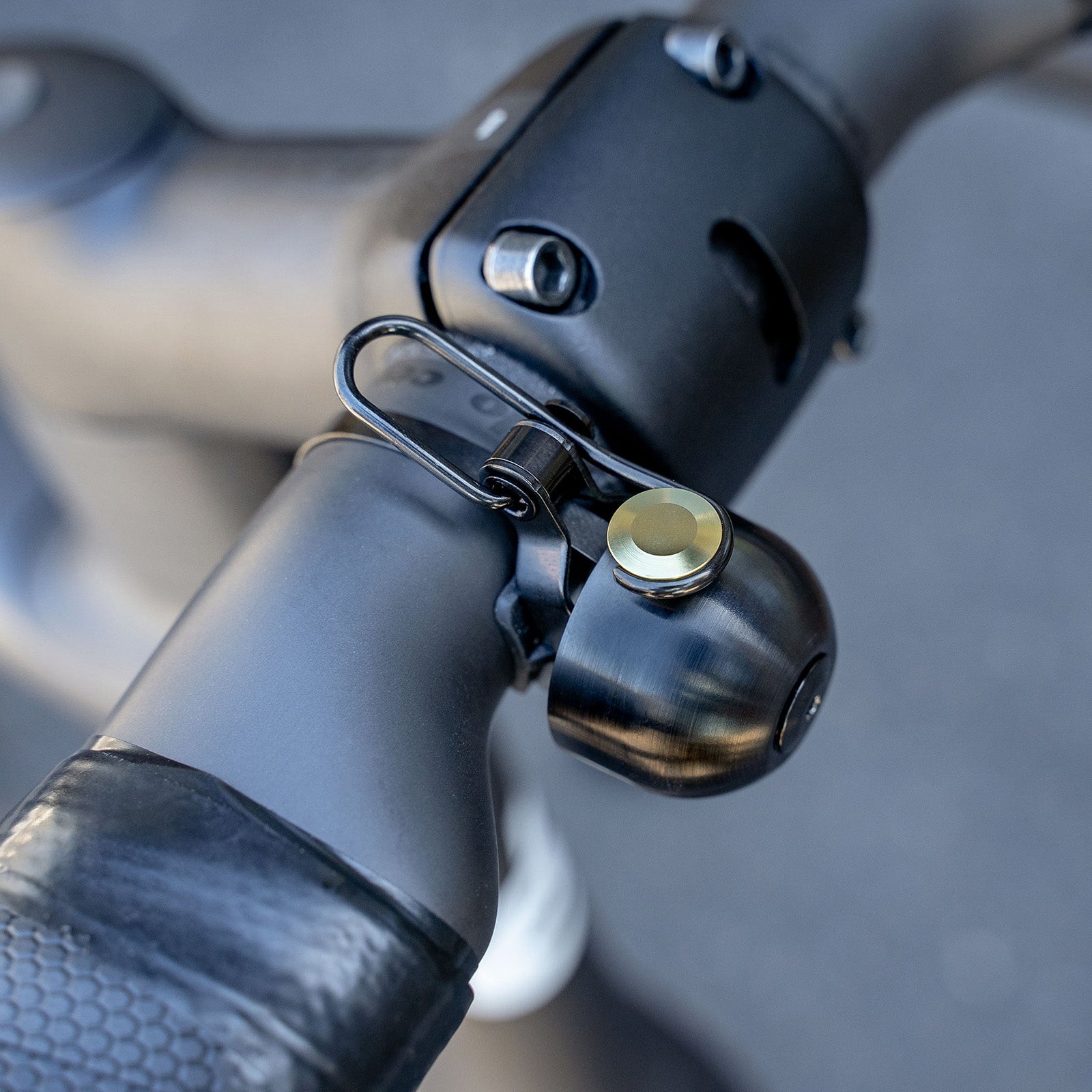 Original Bell BLK+GLD – Spurcycle